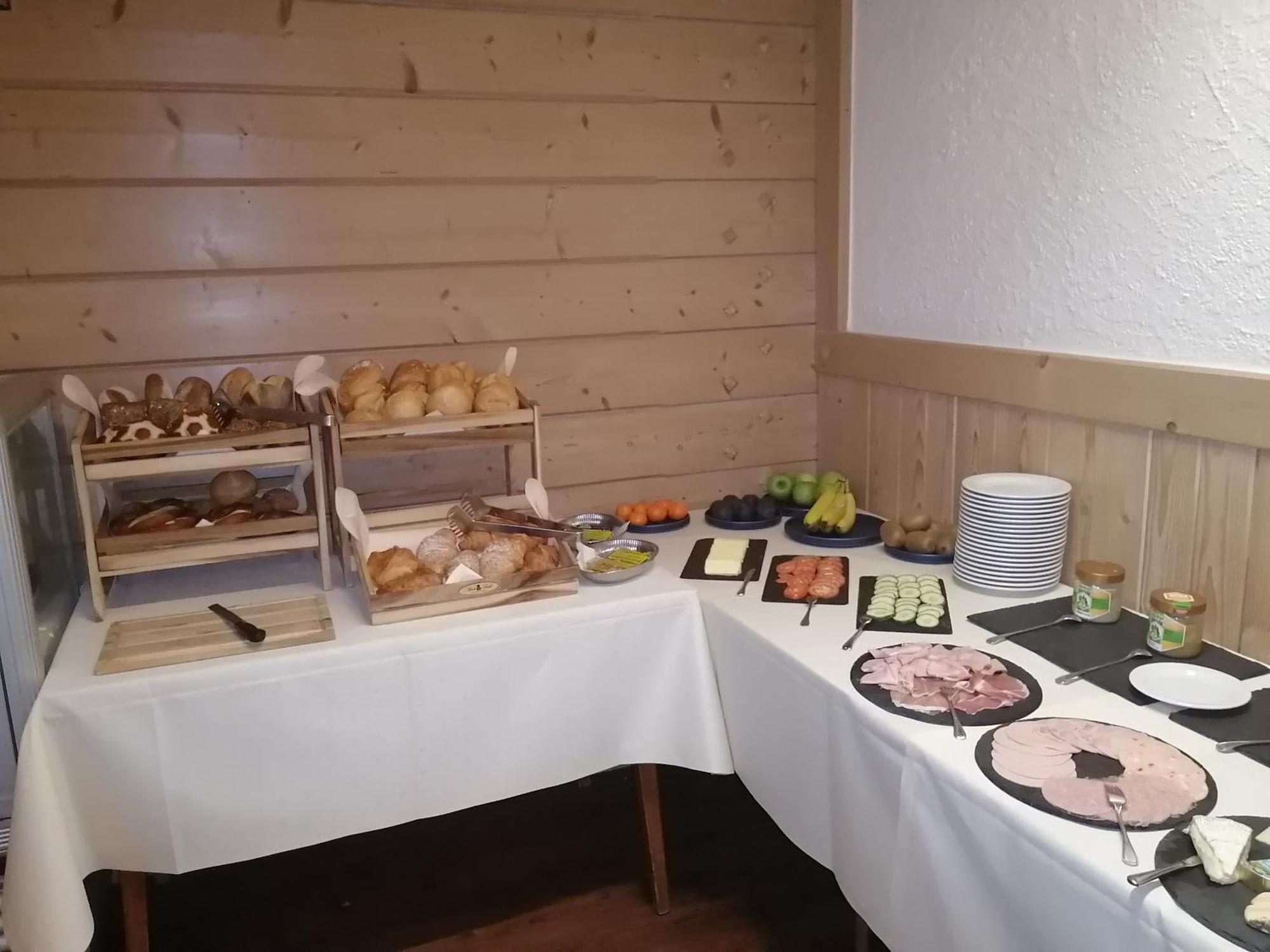 Landgut Jungfleisch Hotel Gries Exterior photo